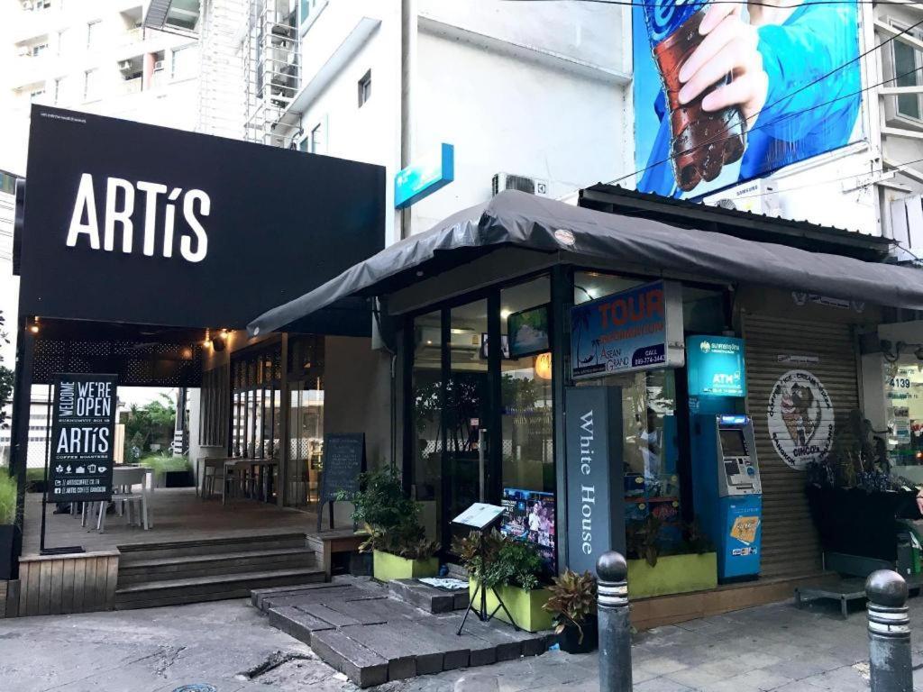 White House Asoke Sukhumvit 18 Bangkok Exterior foto